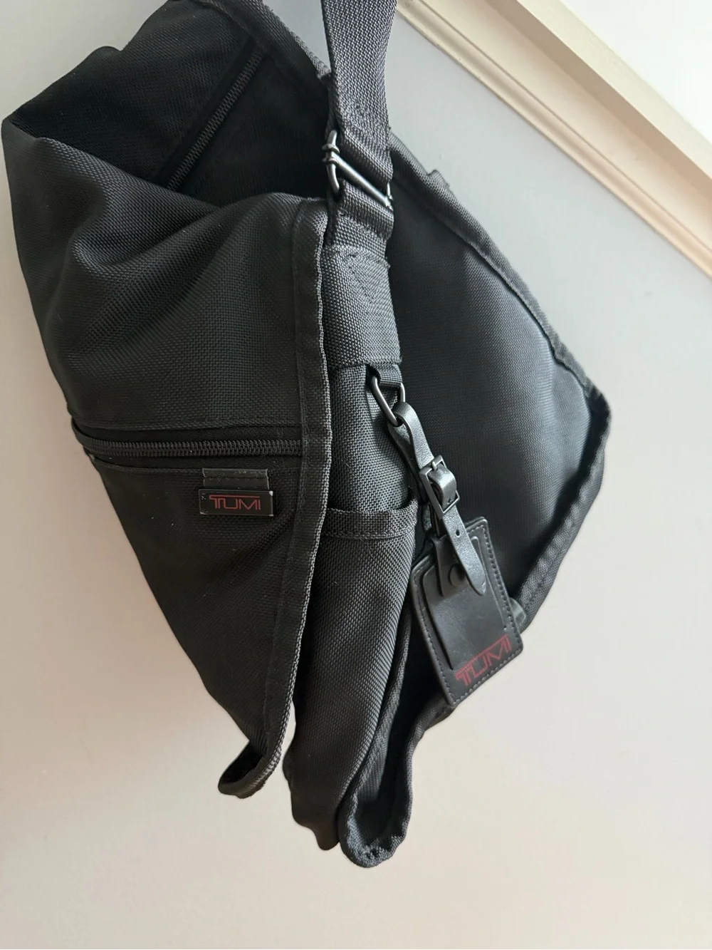 Tumi classic messenger